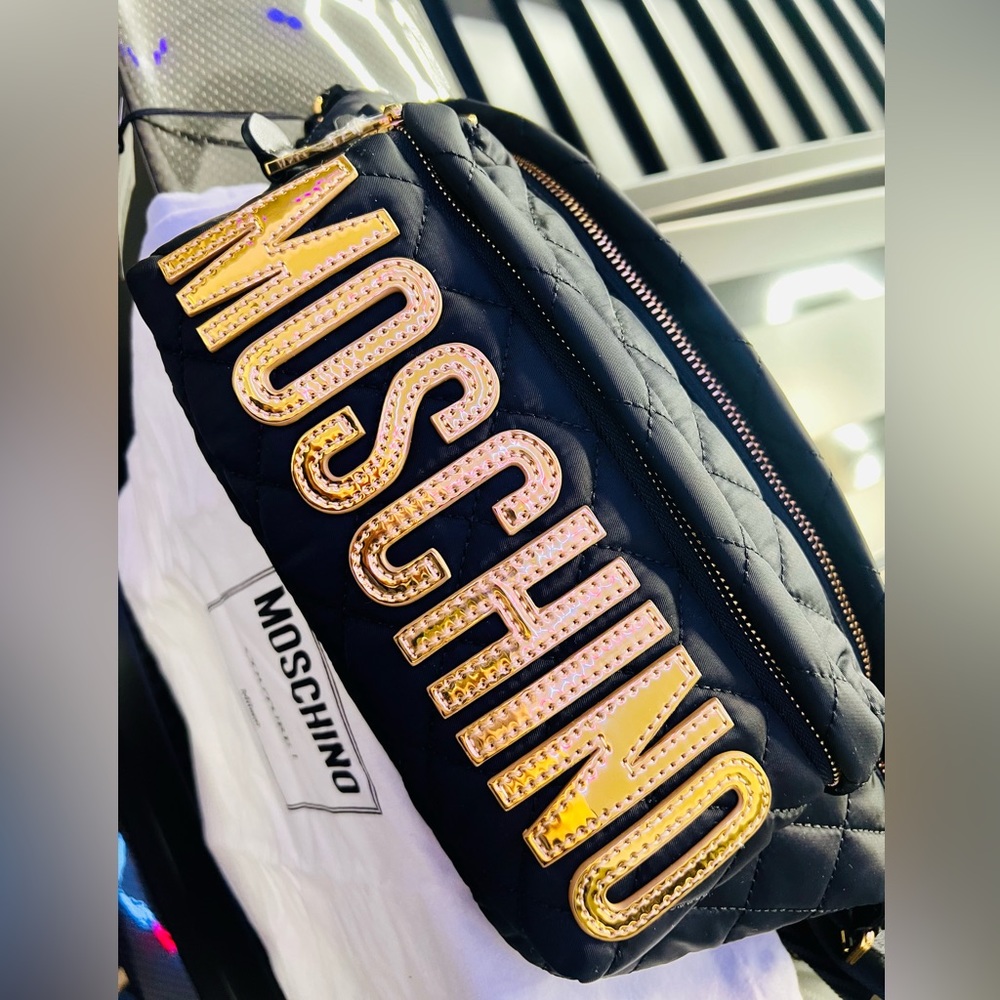 MOSCHINO - Logo Quilted Belt Bag - Black and Gold - Used once - mint condition